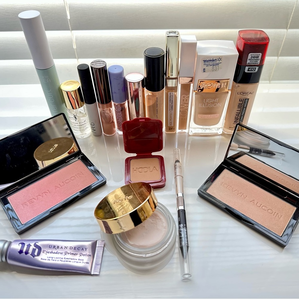 Makeup Set - Picture 2 of 2
